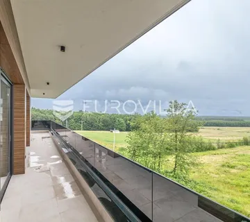 Zagreb, Brezovica, Luksuzna vila 645 m² s unutarnjim bazenom - cover