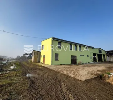 Selci Đakovački, govedarska farma s mogućnošću prenamijene, 11370 m²