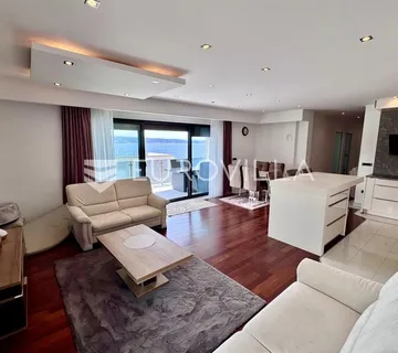 Crikvenica, ekskluzivan trosoban stan 102,61 m², samo 50 m do mora, pogled na more