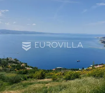 Omiš, građevinsko zemljište s pravomoćnom dozvolom - Borak, Omiš