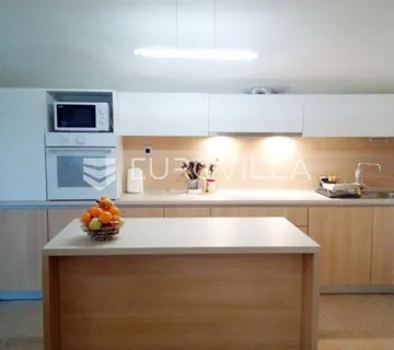 Viškovo, Gornji Sroki, četverosoban stan površine 94,75 m² s prostranom okućnicom - cover