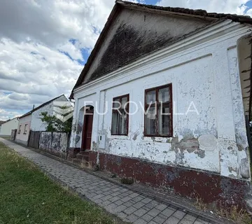 Semeljci, autentična prizemnica s velikim potencijalom