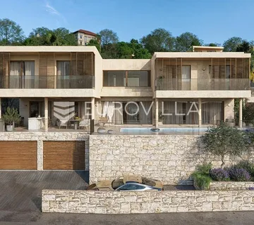 Trogir, Čiovo, moderna vila s bazenom u blizini mora
