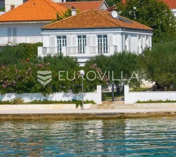 Zadar, Diklo, moderna i elegantna vila prvi red uz more - Diklo, Zadar
