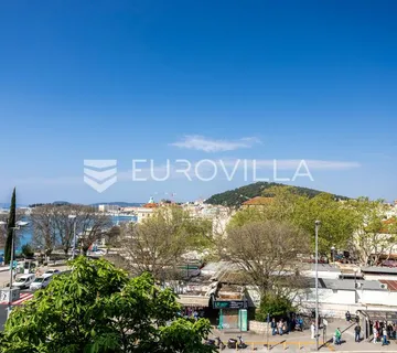 Split, Centar, prostrana etaža na izvrsnoj lokaciji s pogledom na more, 135 m² - cover