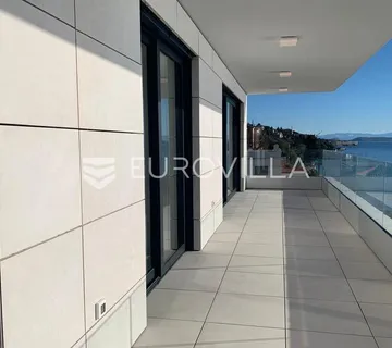 Rijeka, Pećine, NOVOGRADNJA, luksuzan trosoban stan 105,96 m² prvi red do mora