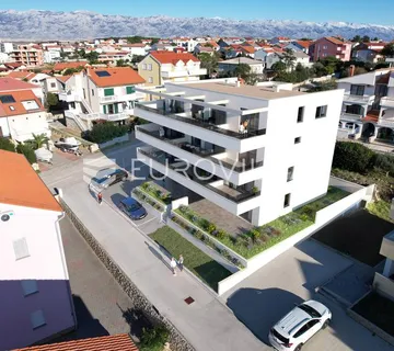 Pag, Povljana, trosoban stan s vrtom 180 m od mora, S2