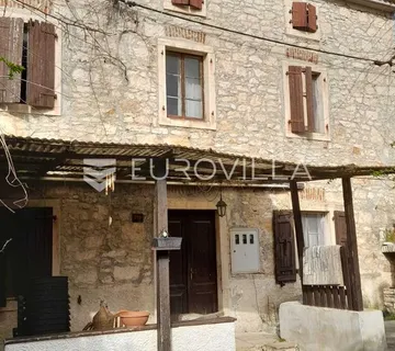 Istra, Medulin, kamena kuća za renovaciju 400 m od mora