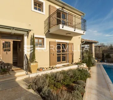 Istra, Peresiji, jedinstvena samostojeća kuća 200m2 s bazenom - cover
