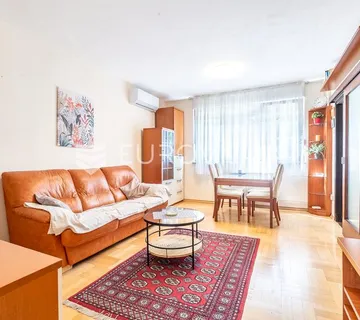 Zagreb, Dugave, trosoban stan 60 m² s loggiom