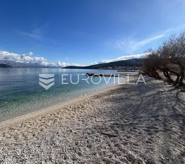 Trogir, Slatine, drugi red do mora, dvosoban stan na prvom katu površine 65 m², S5 - cover