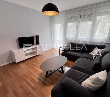 Novi Zagreb, Utrine, elegantan, novoadaptiran dvosoban stan od 57 m² na 1. katu