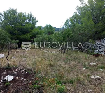 Brač, Donji Humac, zemljište površine 10984 m² - Supetar
