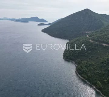 Pelješac, građevinsko zemljište 28.000 m² s hotelskom namjenom, uz more - Broce