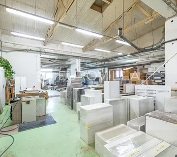 Velika Gorica, uredsko skladišno proizvodna hala 1600 m² na parceli 3580 m²