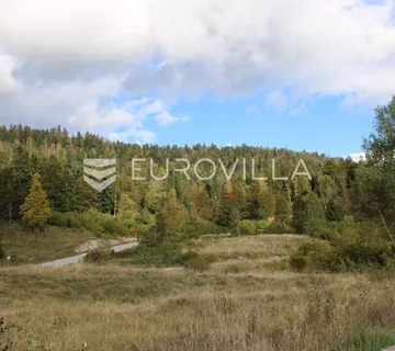 Fužine, predivan ravan teren 989 m², blizini jezera Bajer