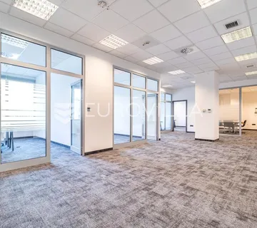 Zagreb, Radnička, središte poslovne zone, poslovni prostor 191 m² na 1. katu poslovne zgrade