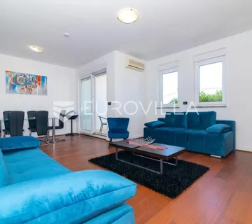 Dramalj, trosoban stan 72,m² s pogledom na more - Dramalj, Crikvenica