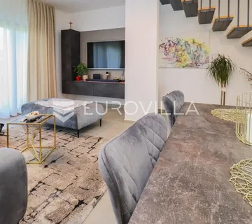 Istra, Novigrad, nova kuća 125 m2 sa tri spavaće sobe na samo 2 km od mora - cover