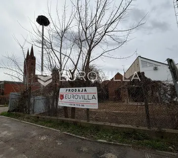 Đakovo, strogi Centar, prostrana autentična kuća, rijetka prilika