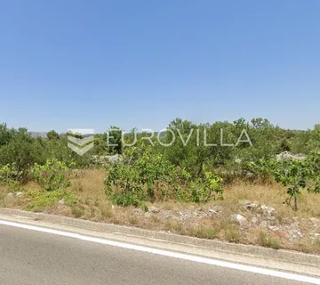 Pirovac, građevinsko zemljište u poslovnoj zoni površine 4475 m²