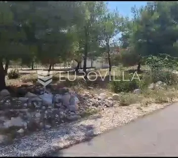 Pirovac, građevinsko zemljište na odličnoj lokaciji