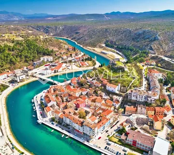 Zadar, Obrovac građevinsko zemljište uz rijeku Zrmanju