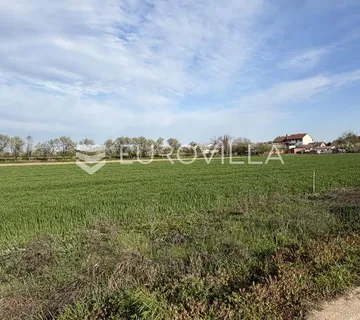 Đakovo, građevinsko zemljište 607 m²