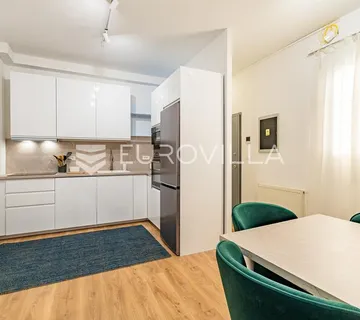 Varaždin, Centar trosoban stan površine 76,60 m²