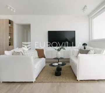 Zagreb, Kvatrić, luksuzan četverosoban stan, 93 m²