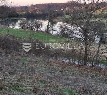 Barilovići, Belajske Poljice, poljopriverno zemljište 4410 m², 40 m od Korane, prenamijena