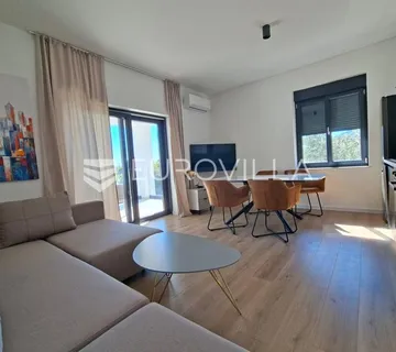 Lovran, moderan, namješten stan od 60 m2 u novogradnji s bazenom - cover