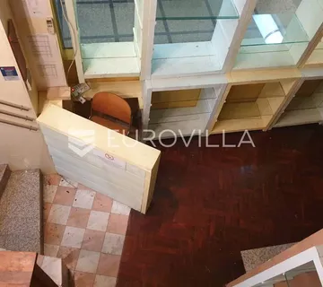 Strogi centar, ulični poslovni prostor 27 m2 - cover