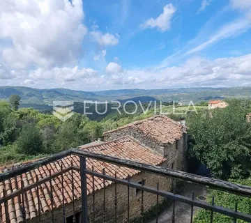 Istra, Grimalda, kamena kuća u nizu 90m2 s panoramskim pogledom na jezero i okolicu - cover