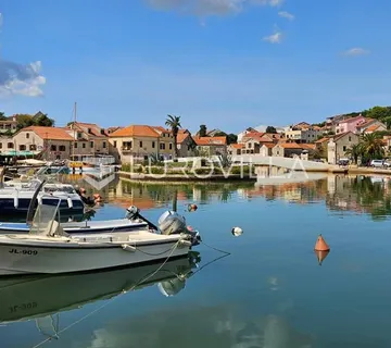 Hvar, Vrboska uvala Basina, atraktivno građevinsko zemljište s pogledom na more, površine 8.000 m² - cover