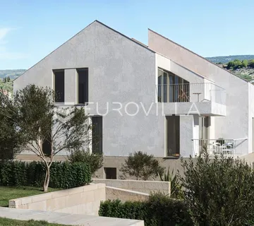 Brač, Supetar, dvosoban stan na prvom katu s pogledom na more