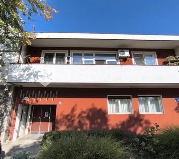 Slavonski Brod, Centar obiteljska kuća s dva neovisna stana 180 m² - cover