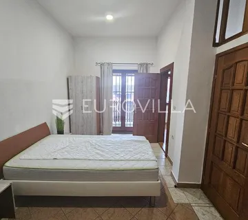 Vinkovci, CENTAR, stambeno, poslovna zgrada 286,41 m² na zemljištu površine 836 m² - cover