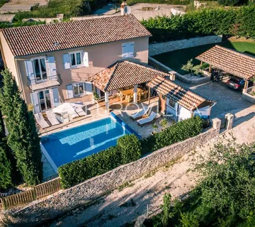 Istra, Smoljanci, prekrasna istarska vila - cover