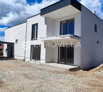 Istra, Medulin, samostojeća kuća na idealnoj lokaciji, prilika