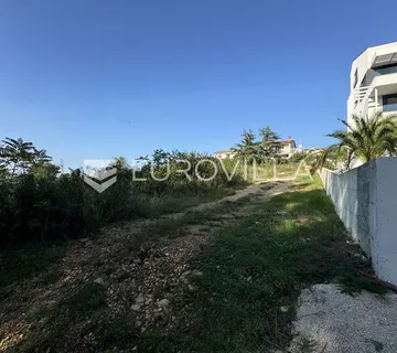 Istra, Pula, građevinsko zemljište 2365 m², top lokacija