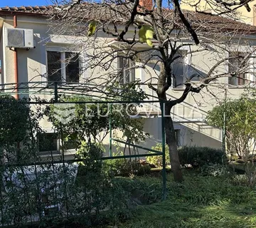 Istra, Pula - dvojna kuća NKP 150 m2 u neposrednom centru grada - cover