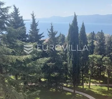 Rijeka, Krnjevo, četverosobni stan površine 68 m², pogled na more - cover