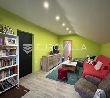 Kuševac, poslovno stambena katnica, 175 m² - cover