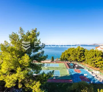 Podstrana, luksuzan stan s panoramskim pogledom na more, prvi red do mora - cover