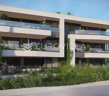 Istra, Rovinj, luksuzan stan na prvom katu s tri spavaće sobe s pogledom na more nadomak centra