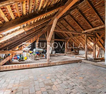Varaždin, Centar, Roh Bau potkrovlje 135,73 m² podrum