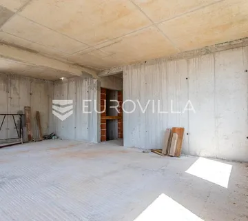 Makarska, Tučepi, trosoban penthouse s panoramskim pogledom na more