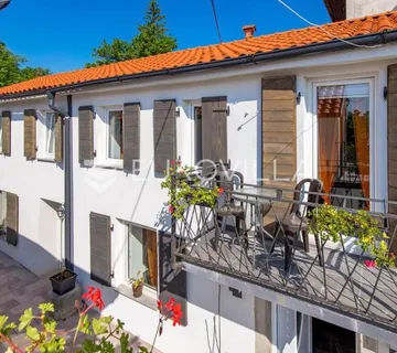 Matulji, Jurdani, predivno imanje sa četiri adaptirane kuće - cover