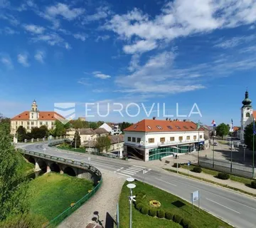 Valpovo – najam uličnog poslovnog prostora, površine 60 m², uz besplatan parking